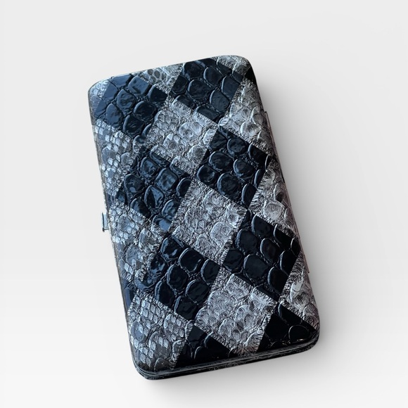 None Handbags - Elegant Black and Silver Checkered Wallet